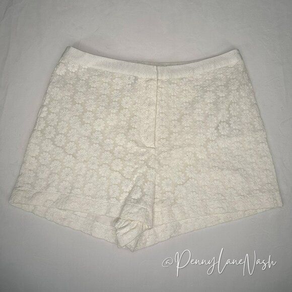 Topshop Pants - Topshop Floral Lace Shorts Size 4 White